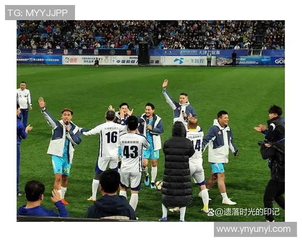 现役19号足球明星的传奇故事与场上风采全解析 现役19号足球明星的传奇故事与场上风采全解析