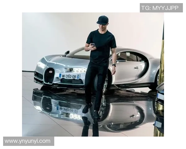 足球明星驾车瞬间高清图片集锦展现运动员风采与豪车魅力 足球明星驾车瞬间高清图片集锦展现运动员风采与豪车魅力